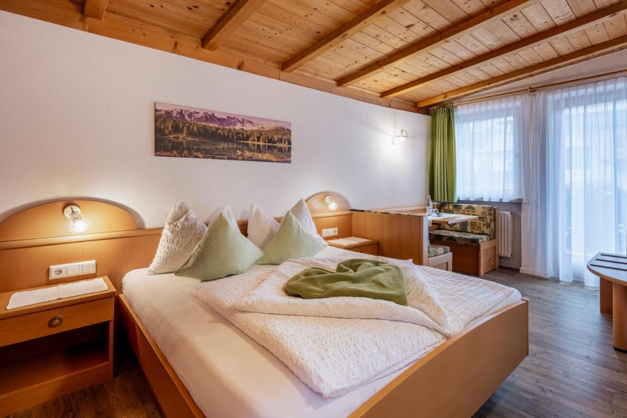 Pension Florian บัวร์กูสิโอ ภายนอก รูปภาพ