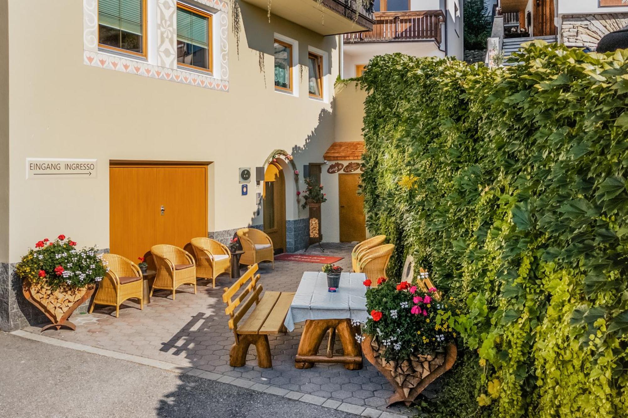 Pension Florian บัวร์กูสิโอ ภายนอก รูปภาพ