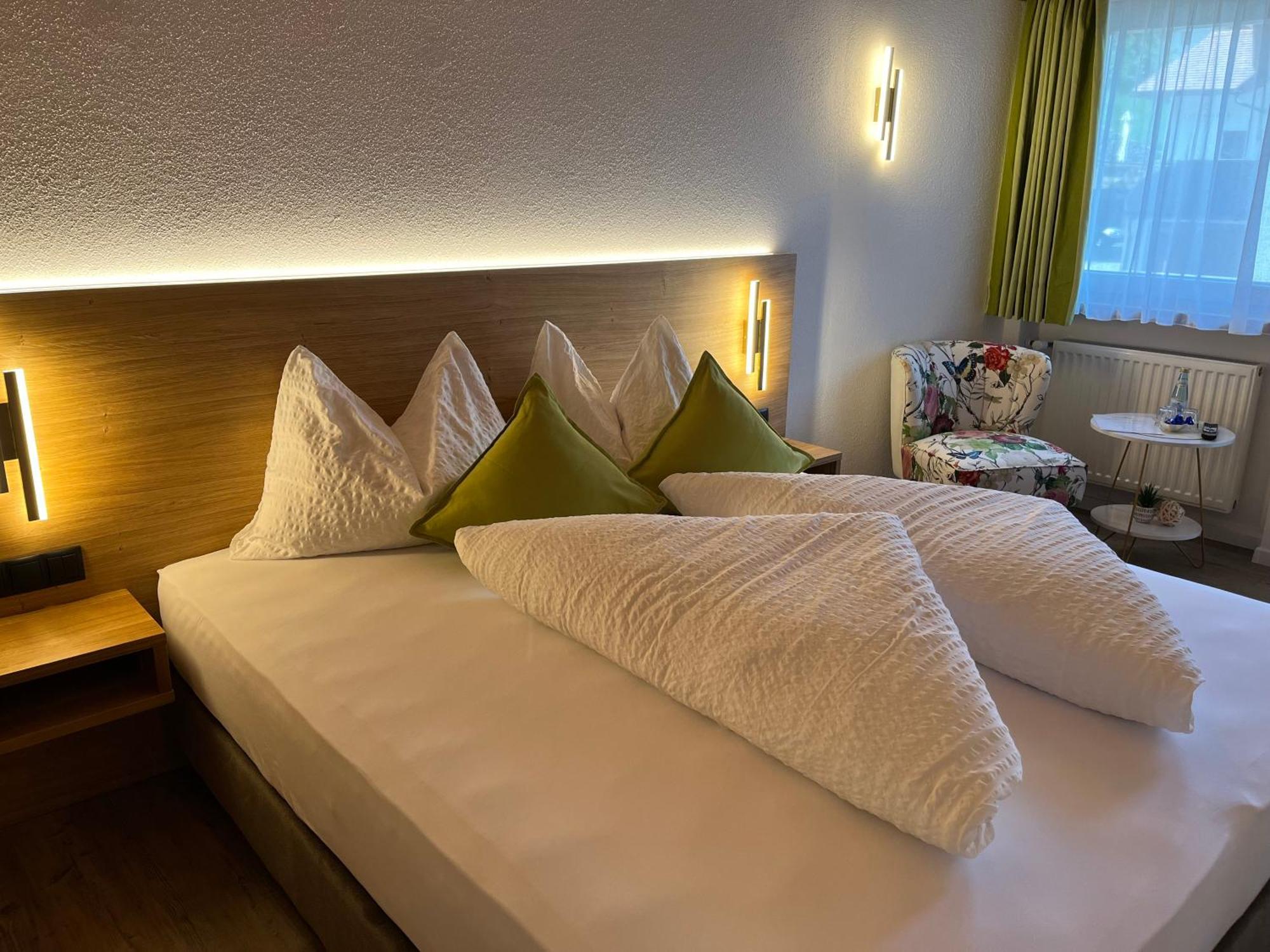 Pension Florian บัวร์กูสิโอ ภายนอก รูปภาพ