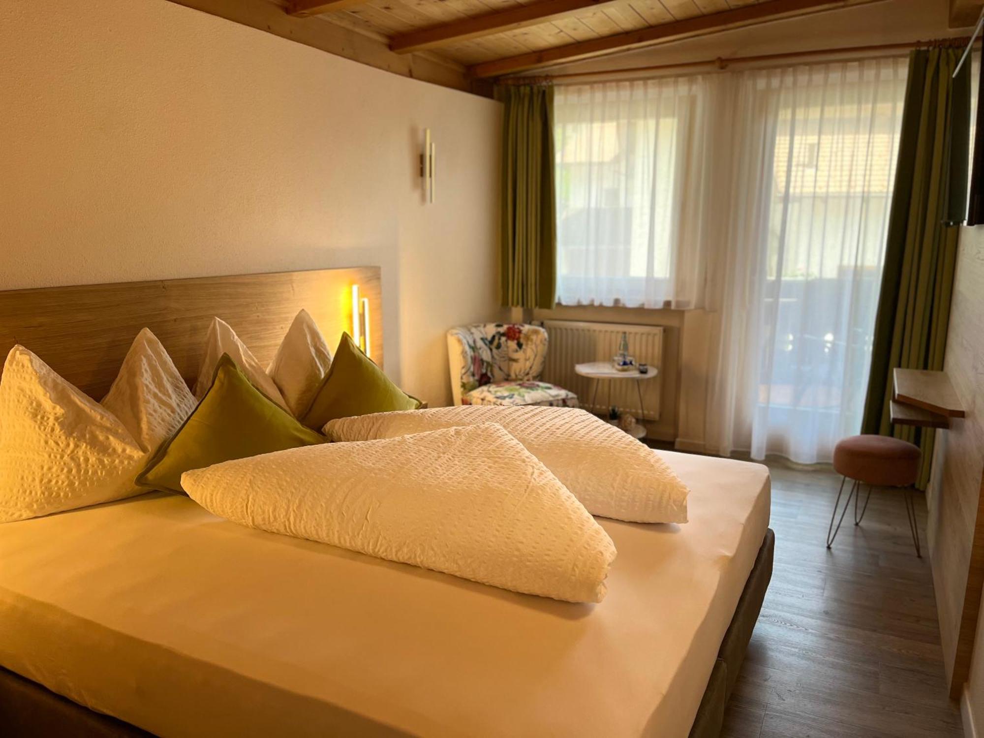 Pension Florian บัวร์กูสิโอ ภายนอก รูปภาพ